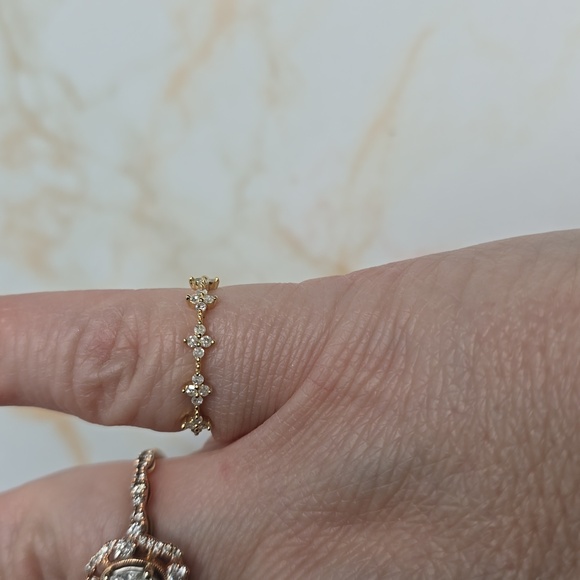 14kt Gold Petite Clover Diamond Band - Yellow Gold with Natural Diamonds Size 5